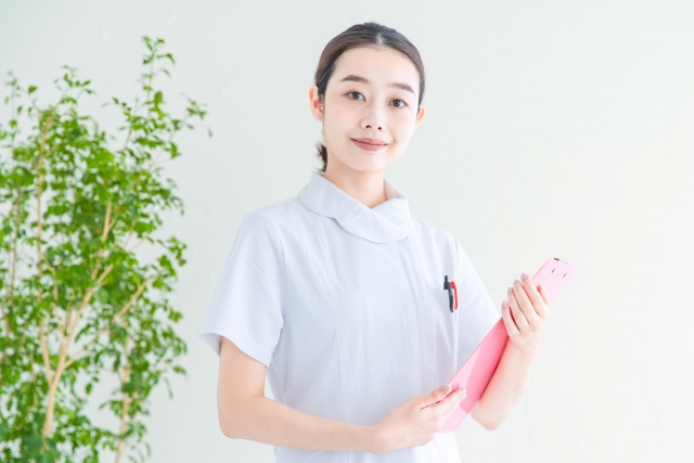 訪問看護師のお給料はどのくらいか